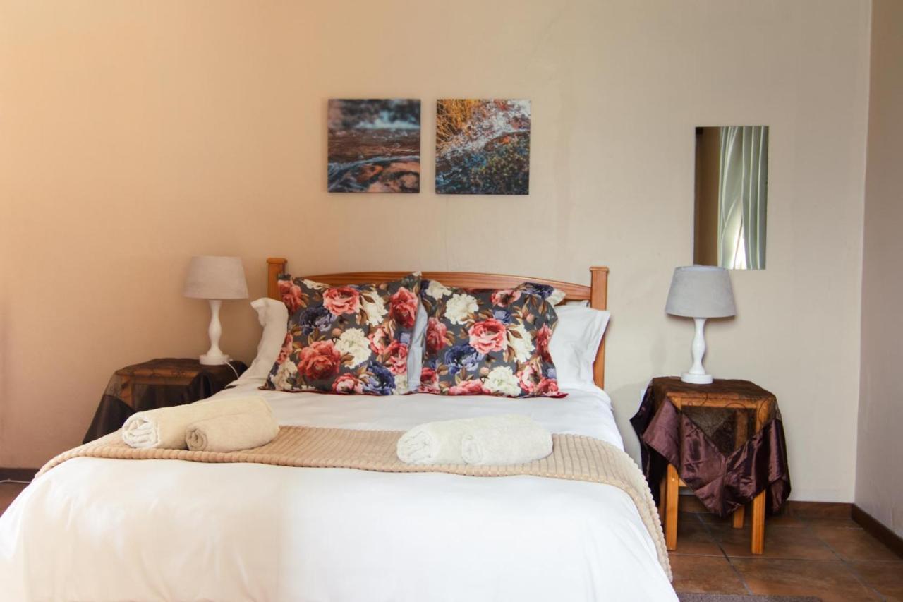 Kunje Guesthouse Op-die-Berg Luaran gambar