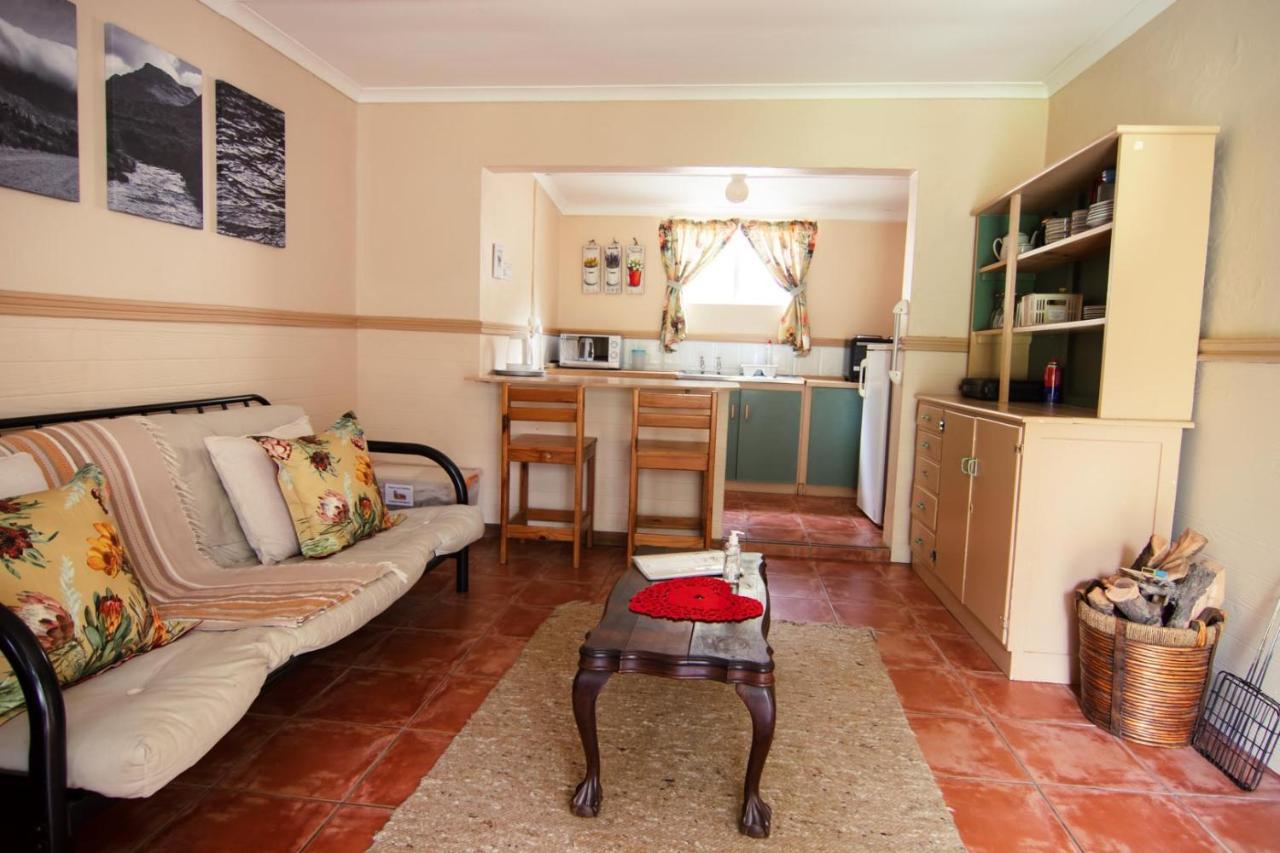 Kunje Guesthouse Op-die-Berg Luaran gambar