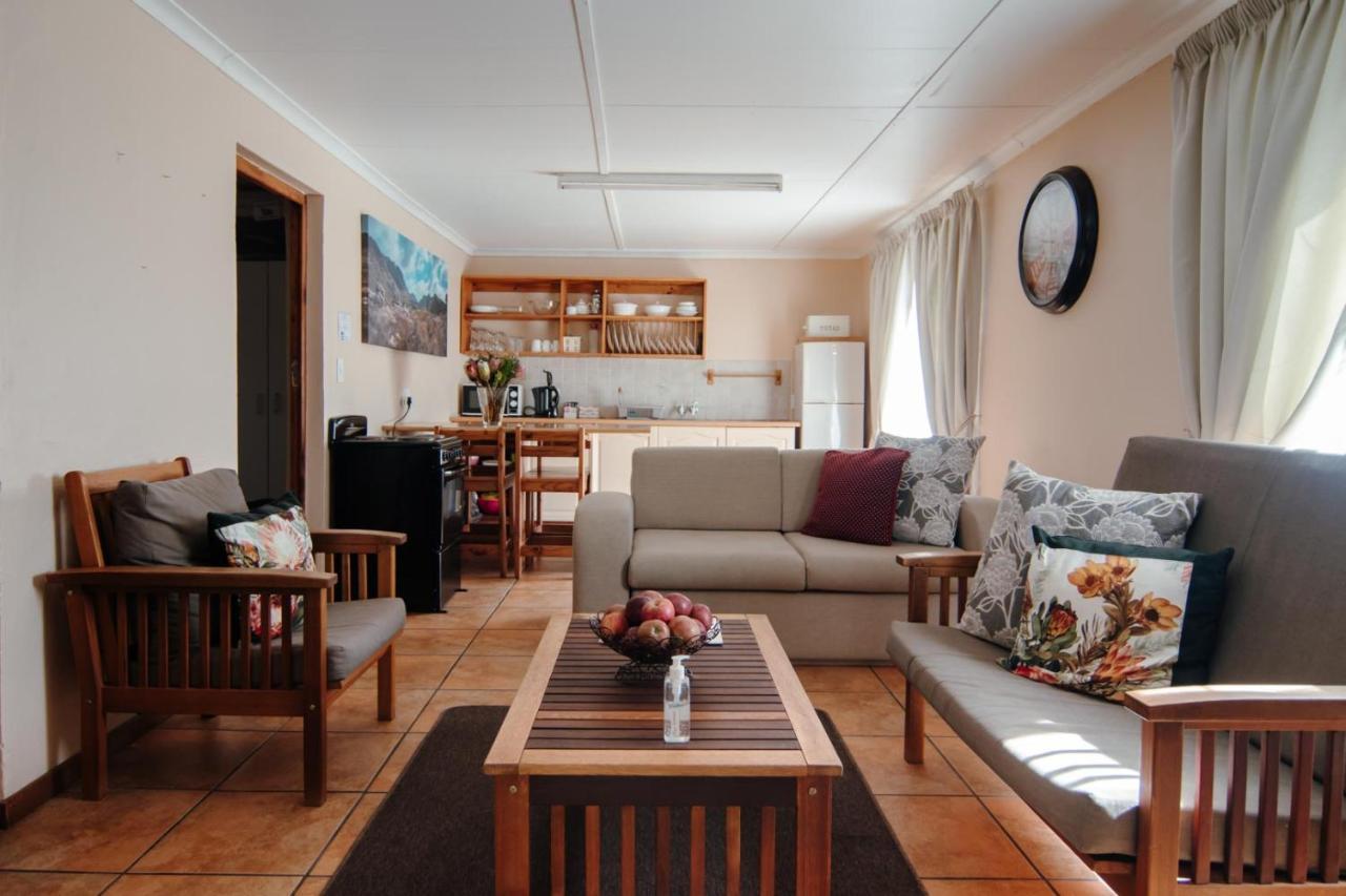 Kunje Guesthouse Op-die-Berg Luaran gambar