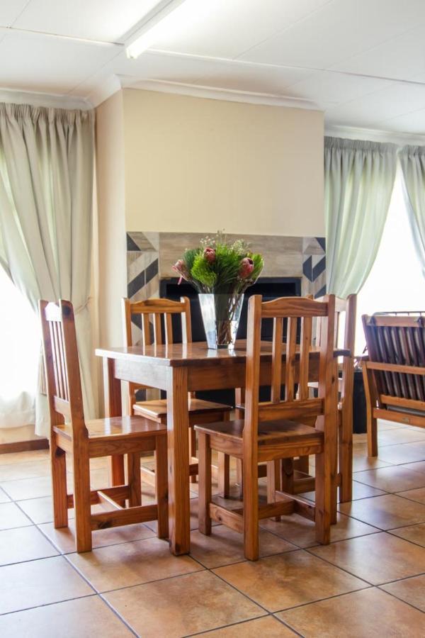 Kunje Guesthouse Op-die-Berg Luaran gambar