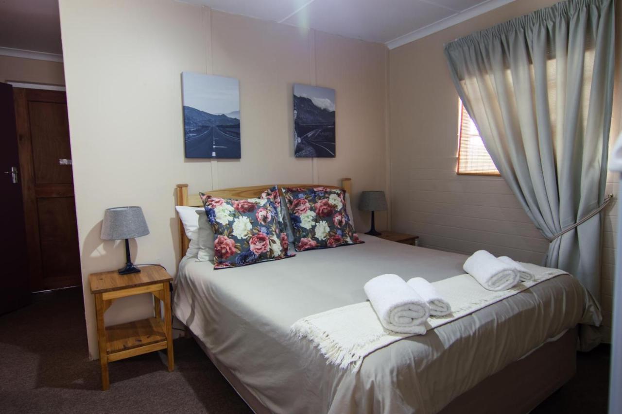 Kunje Guesthouse Op-die-Berg Luaran gambar